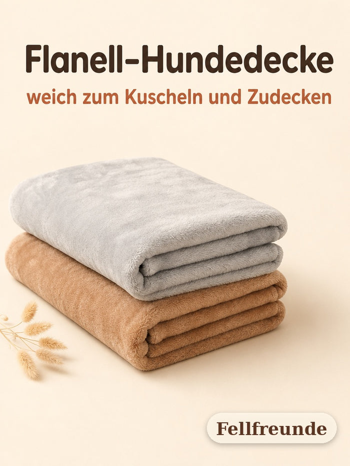 Flanell-Hundedecke in Taupe und Hellgrau, ordentlich gefaltet