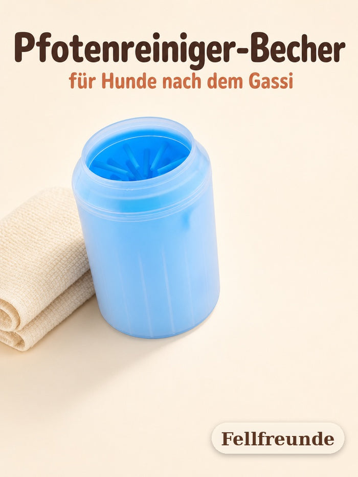 Pfotenreiniger-Becher für Hunde in Blau vor heller Wand